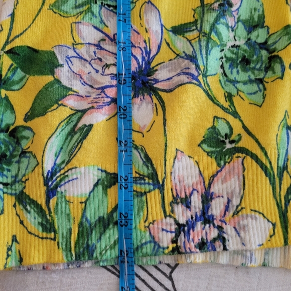 Signature Collection Cardigan size large summer floral design - Picture 6 of 7